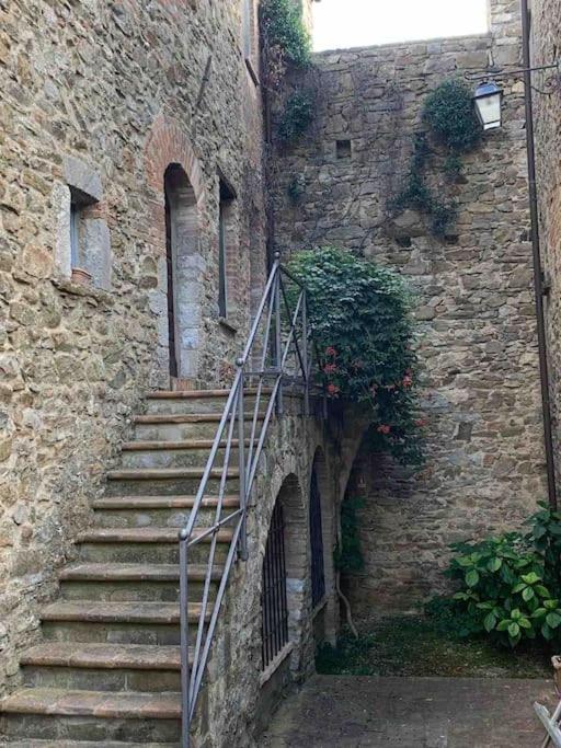Medieval Tower In Umbria With Swimming Pool Montelagello Buitenkant foto