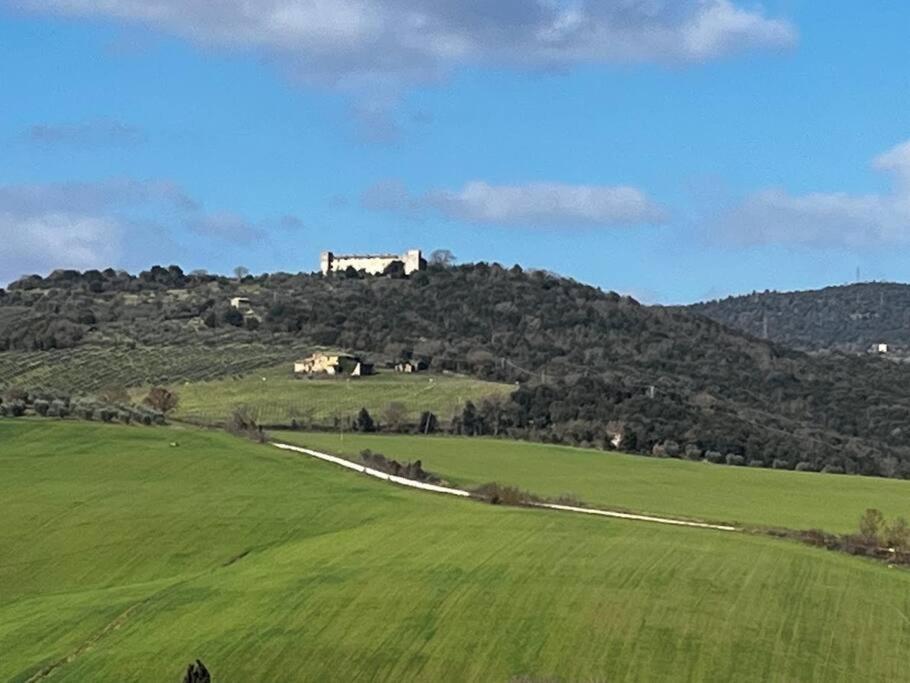 Medieval Tower In Umbria With Swimming Pool Montelagello Buitenkant foto